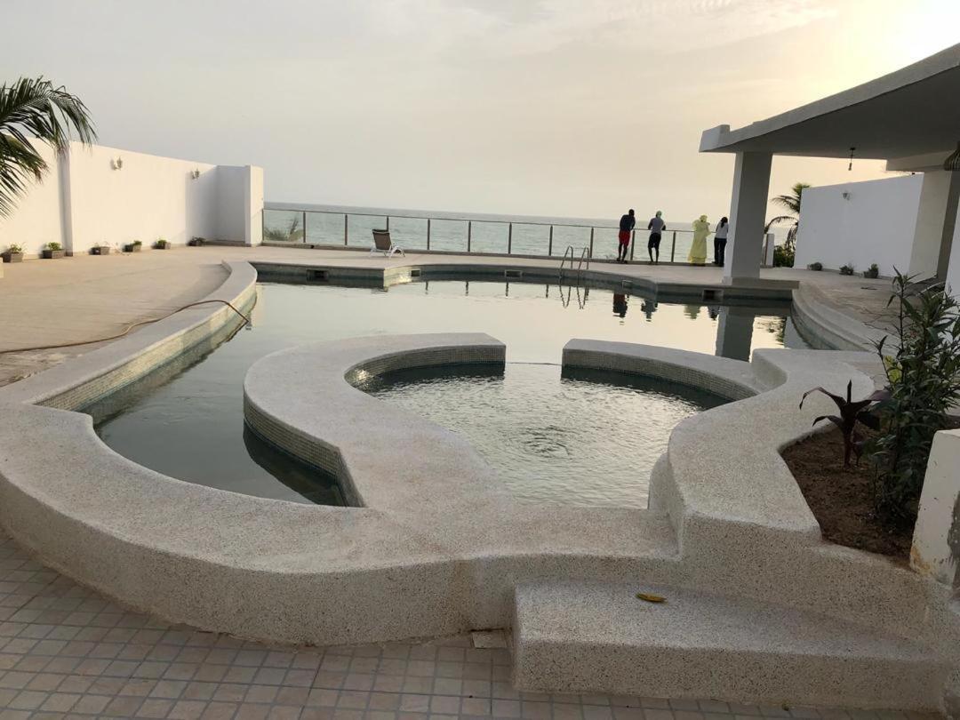 Villa Somone Pied Dans L'Eau Exteriér fotografie