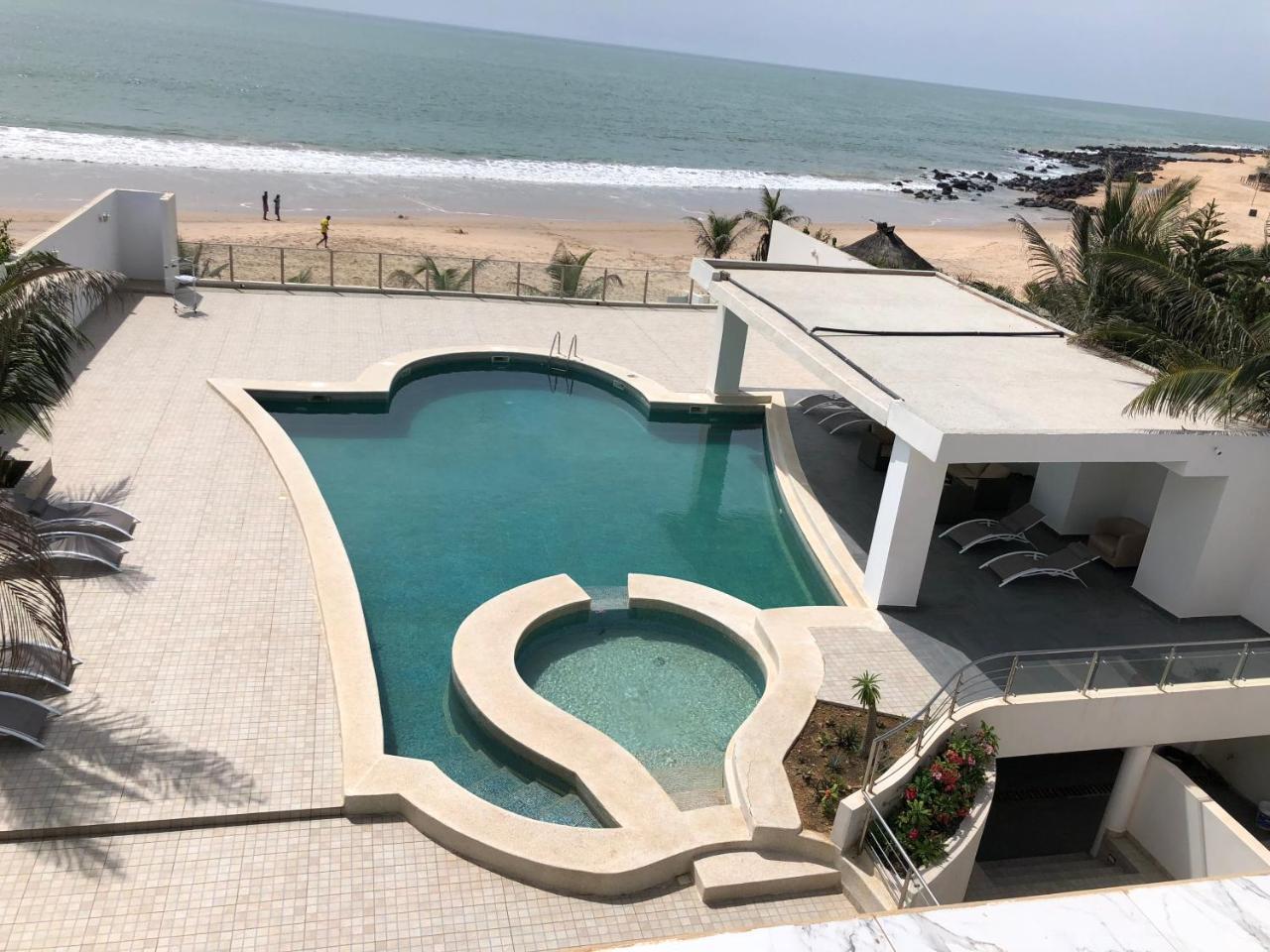 Villa Somone Pied Dans L'Eau Exteriér fotografie